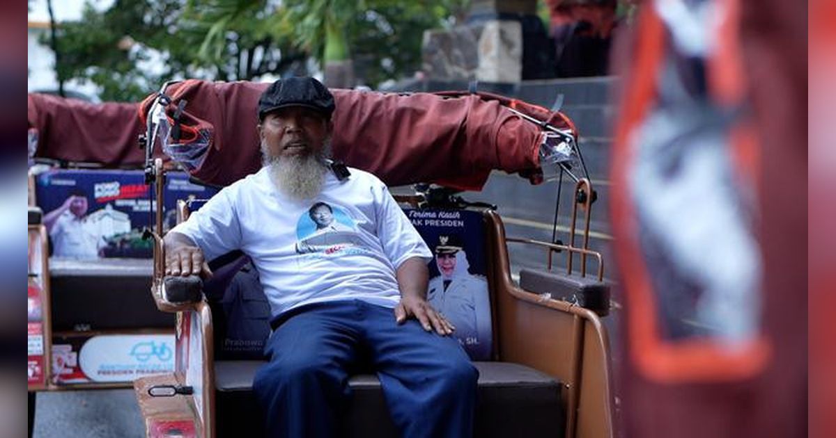 Kisah Penarik Becak Listrik Bertahan di Tengah Gempuran Ojek Online