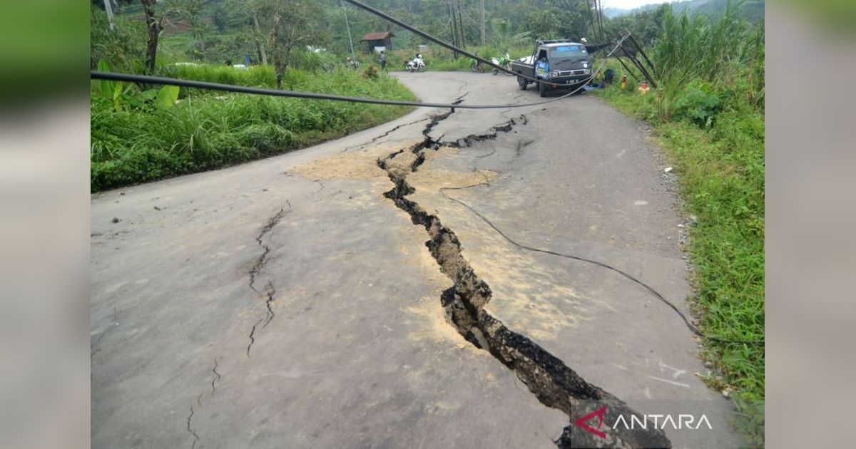 Fenomena Tanah Bergerak: Dari Retakan Kecil Menjadi Ancaman Besar