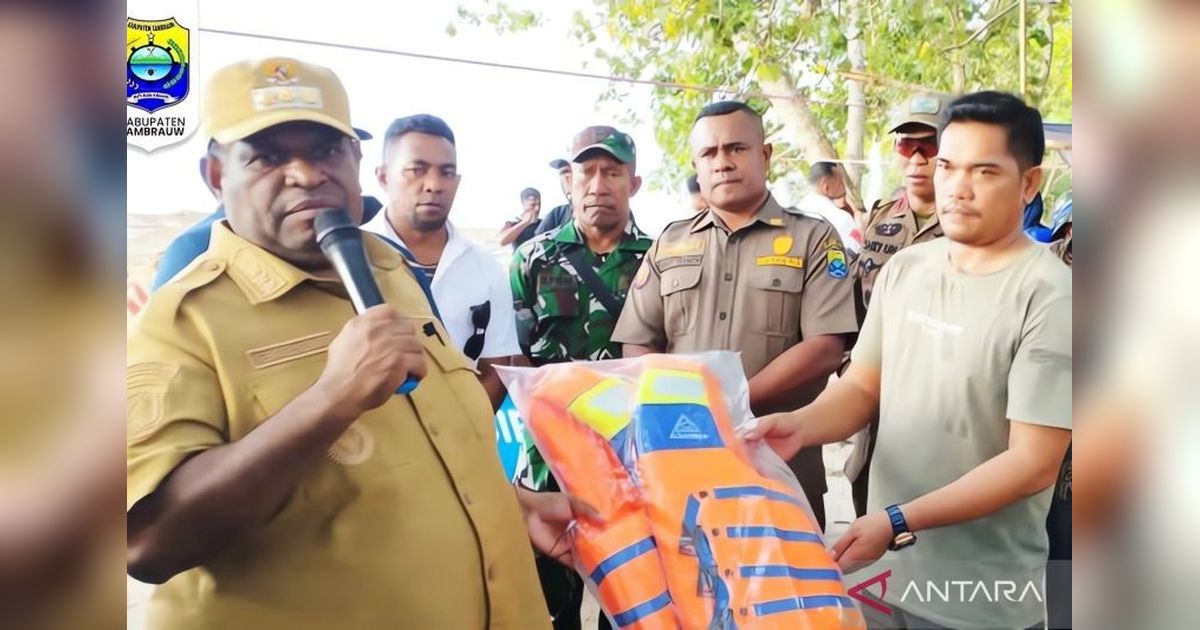 Bupati Tambrauw Salurkan 16 Bantuan Perahu Motor, Tingkatkan Akses Masyarakat Pesisir