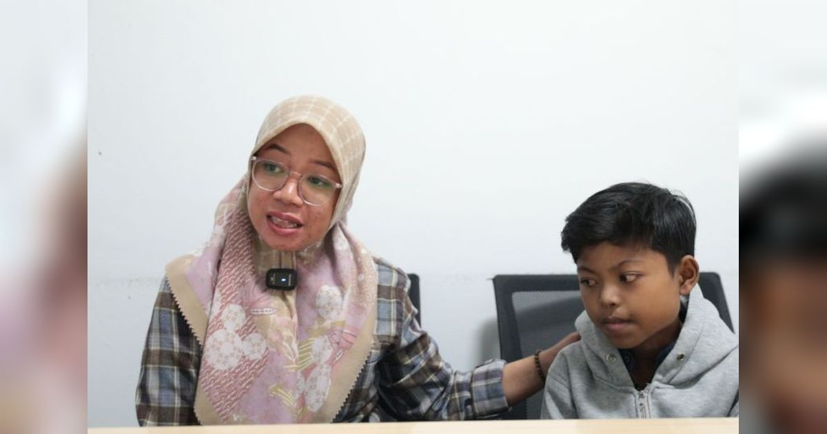 BPJS PBI Jadi Penopang Utama, Ibu Asal Bekasi Dampingi Anak Jalani Cuci Darah