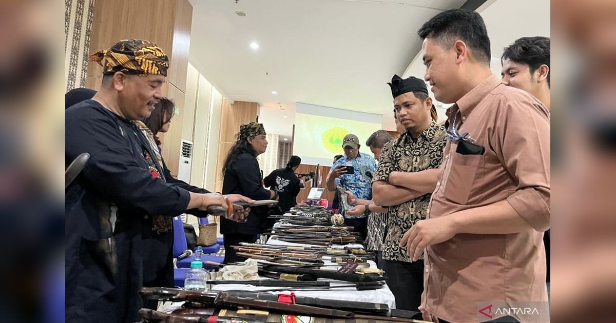 Universitas Pakuan Pamerkan Ratusan Golok Kuno Lintas Abad, Dorong Pelestarian Budaya Nusantara