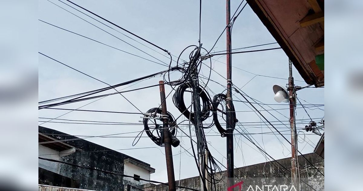 Pemkab Belitung Rapikan Kabel Utilitas Udara, Wujudkan Kota Modern Bebas Semrawut