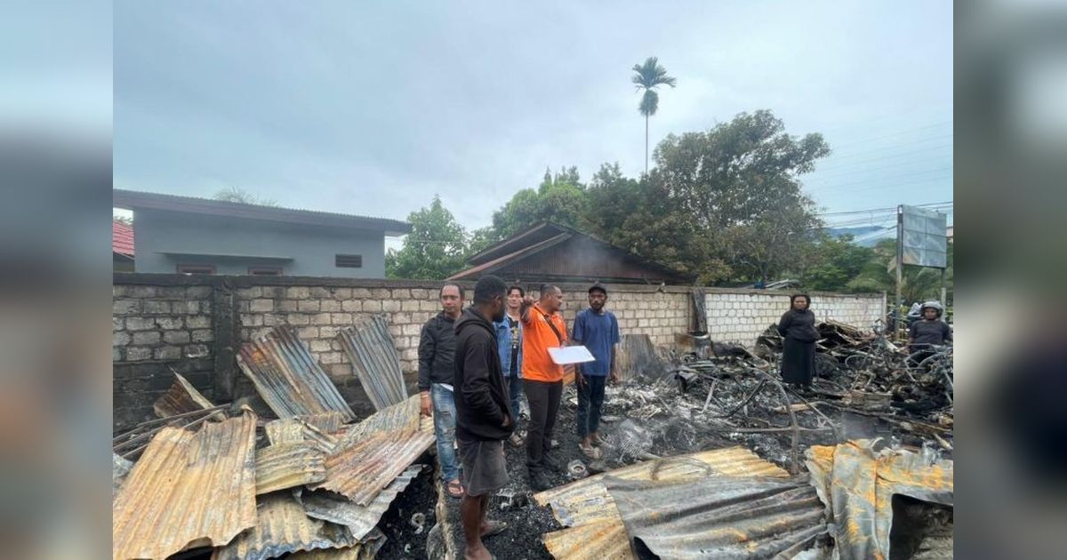 Polres Jayapura Olah TKP Kebakaran Depan Stadion Lukas Enembe, Selidiki Penyebab Pasti