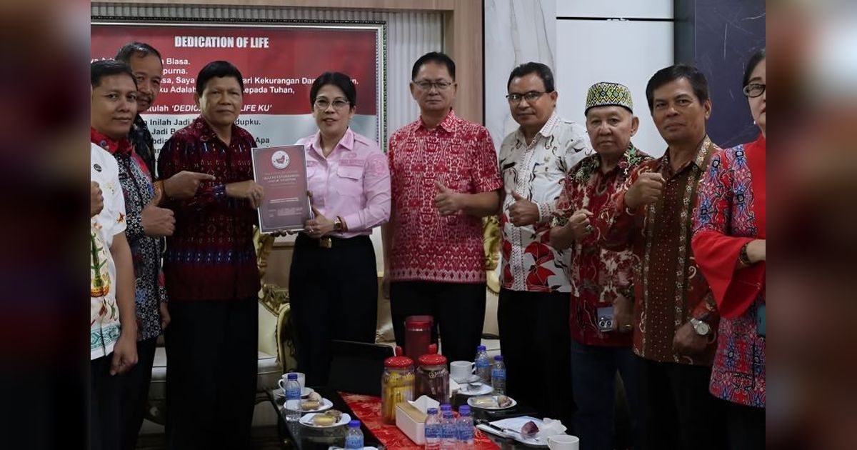 Wali Kota Singkawang Dorong Peran Cendekiawan Dayak untuk Pembangunan Daerah