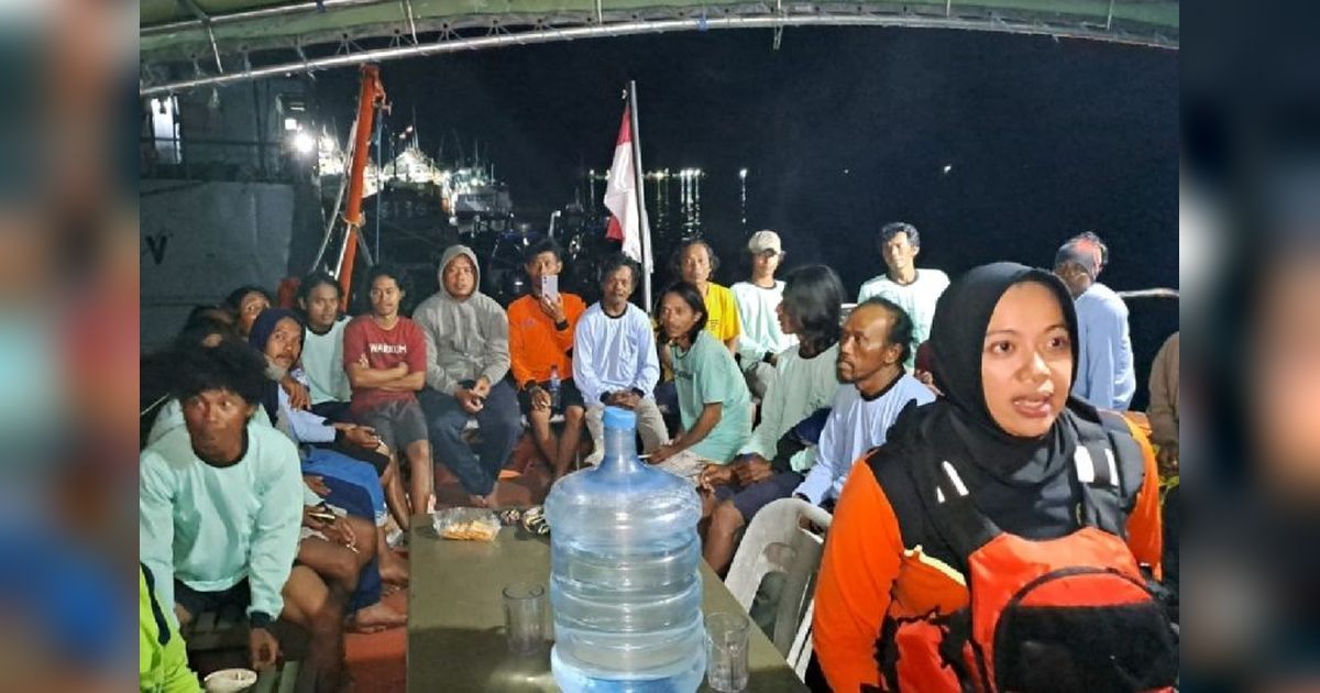 Tim SAR Berhasil Evakuasi 24 ABK KM Mekar Alam Usai Terbakar di Laut Arafura