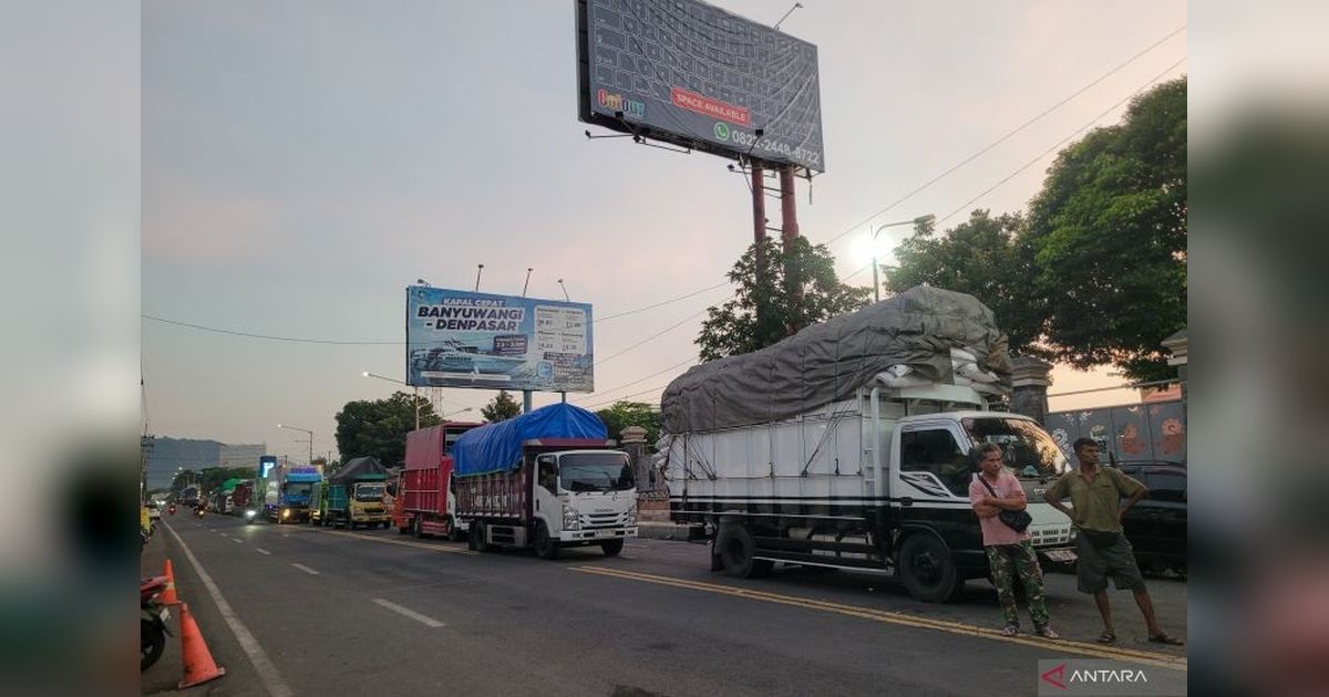 Antrean Truk Logistik Ketapang-Gilimanuk Capai 12 Jam, Sopir Keluhkan Kondisi