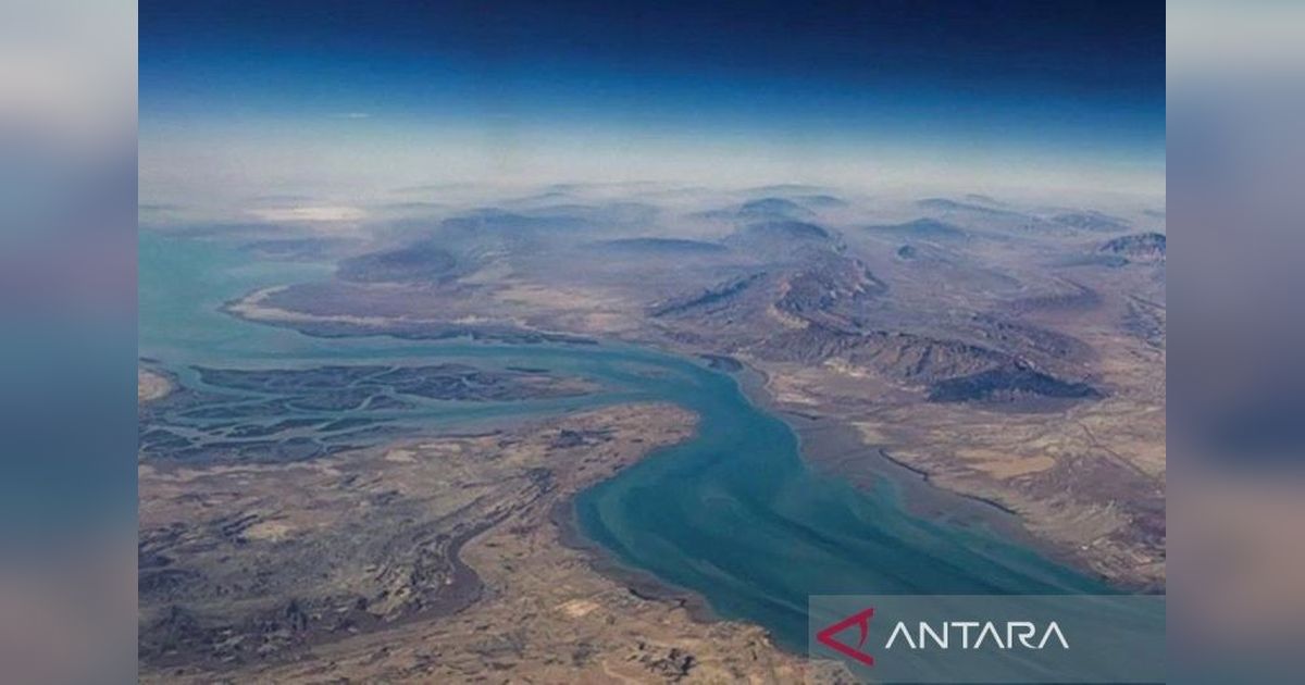 Iran Izinkan Sejumlah Negara Lintasi Selat Hormuz di Tengah Ketegangan Regional