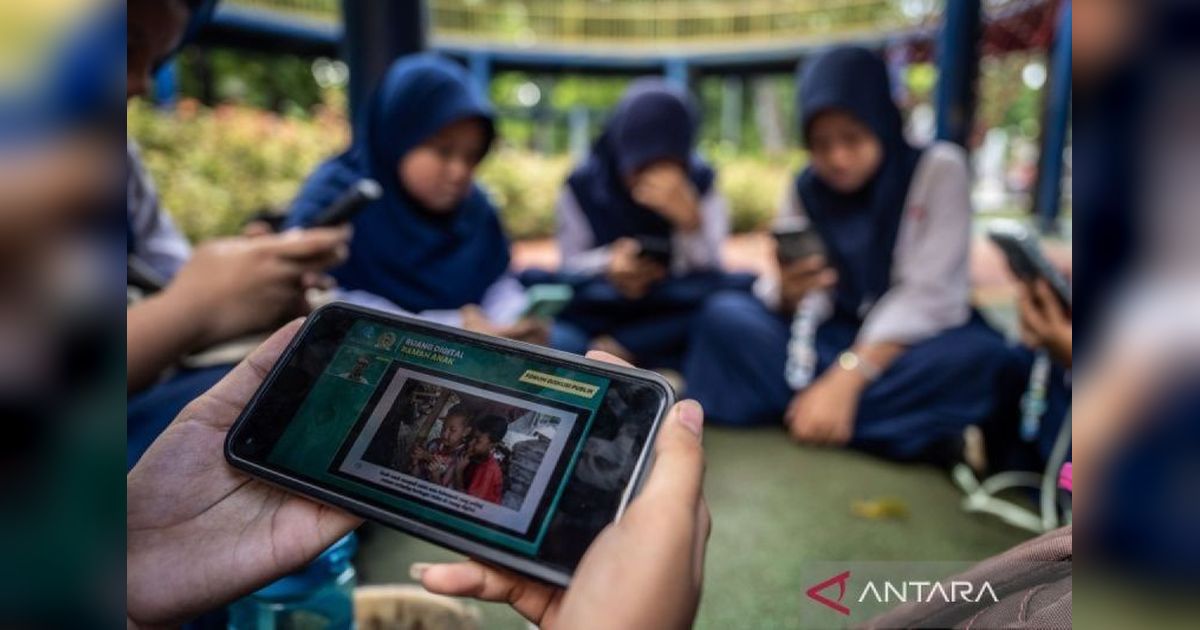 Orang Tua Sambut Positif PP Tunas Batasi Media Sosial Anak di Bawah 16 Tahun