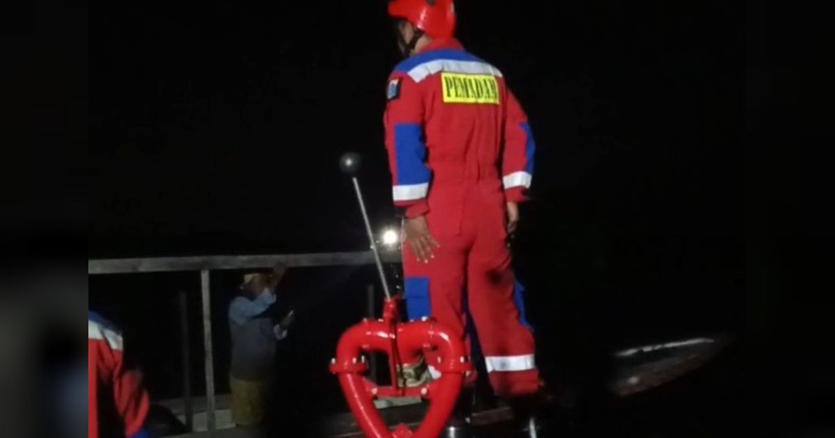 Gulkarmat Berhasil Evakuasi Sembilan Penumpang Kapal Rusak di Perairan Pulau Bira Besar