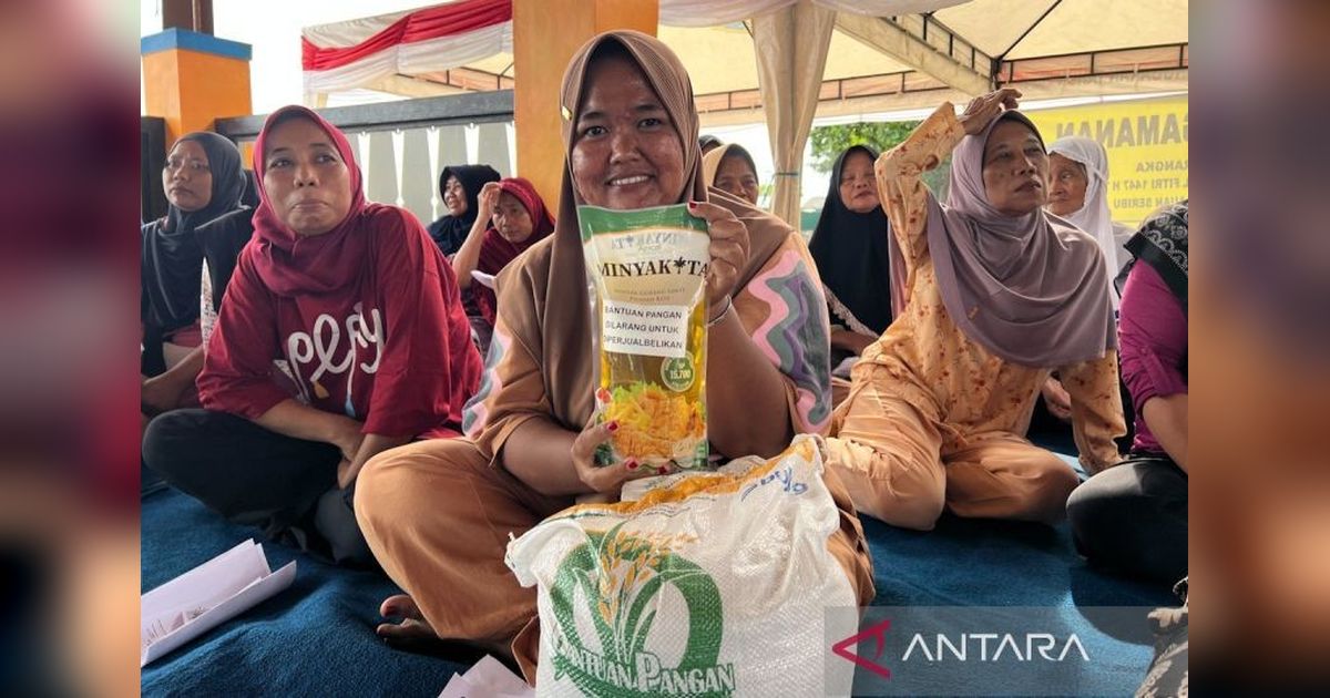 Pemerintah Tegaskan Kehadiran Lewat Bantuan Pangan Beras dan Minyak Goreng Hingga April