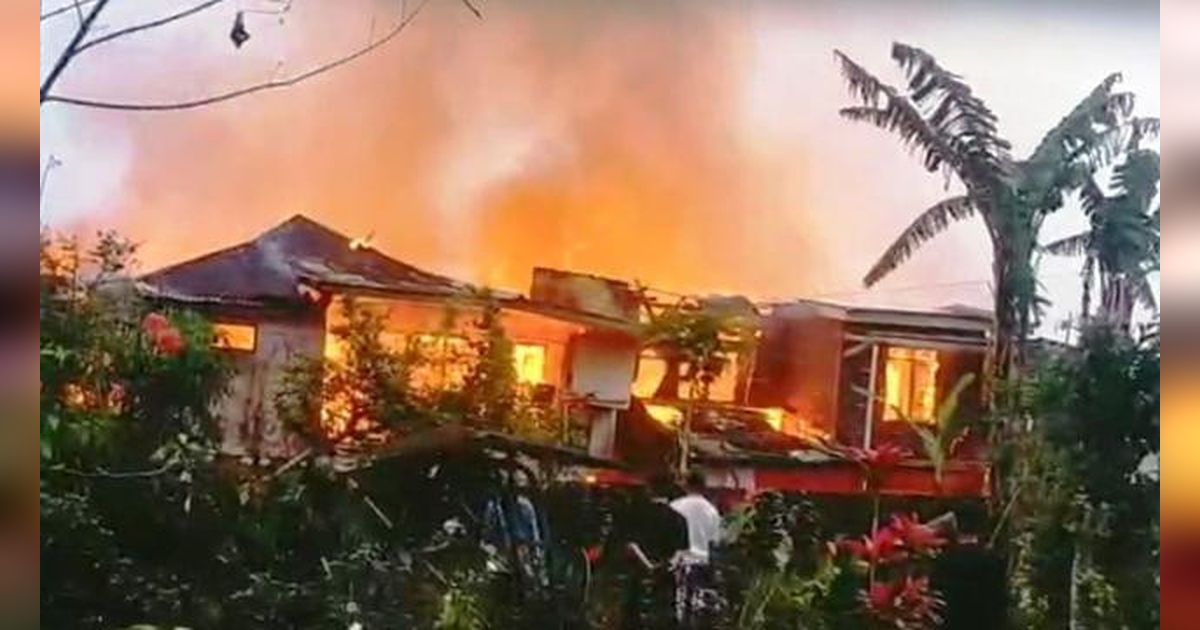 Kebakaran Dahsyat di Kampung Cipendawa, Cianjur, Belasan Rumah Hangus Rata dengan Tanah