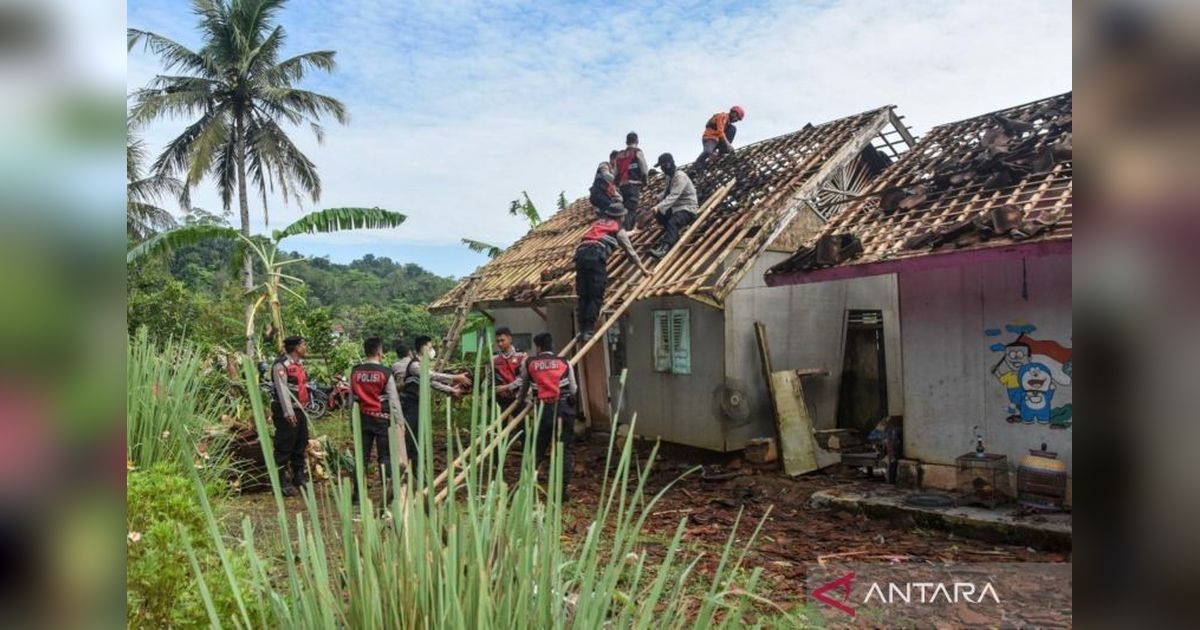 BPBD Ciamis Sigap Lakukan Penanganan Bencana Ciamis Akibat Cuaca Ekstrem