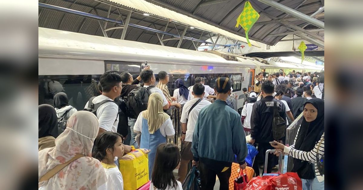 Arus Balik KAI Daop 8 Surabaya Masih Tinggi, Diprediksi Angkut Puluhan Ribu Penumpang