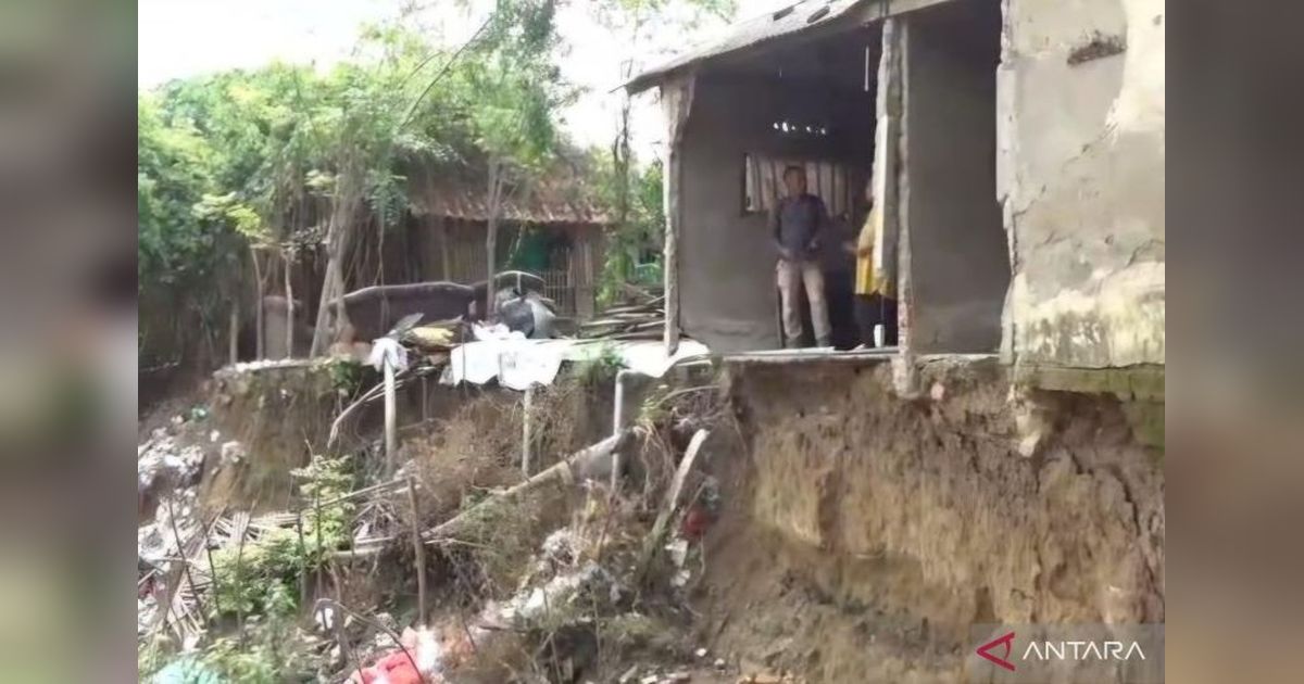 Empat Rumah Warga Tergerus Longsor Kali Cikarang Bekasi, Korban Berharap Penanganan Pemerintah