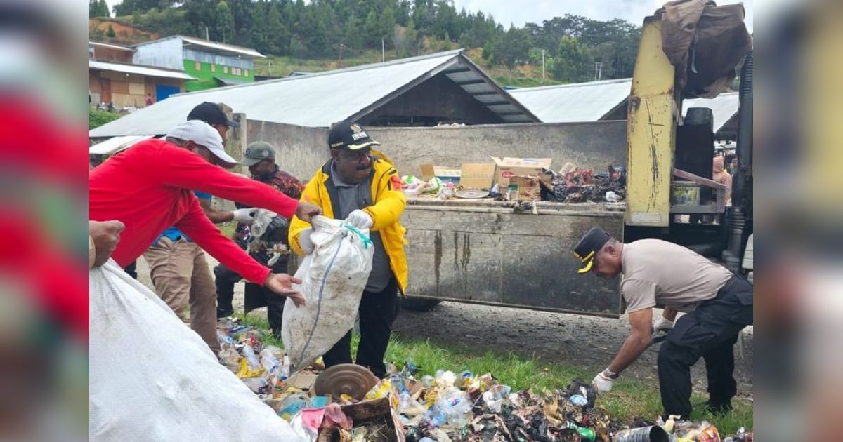 Bupati Lanny Jaya Ajak Warga Sukseskan Gerakan Indonesia ASRI untuk Lingkungan Bersih