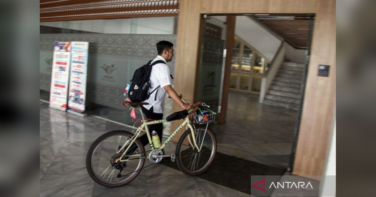 Pemerintah Terapkan Kebijakan WFH untuk Hemat BBM, Strategi Taktis Jangka Pendek