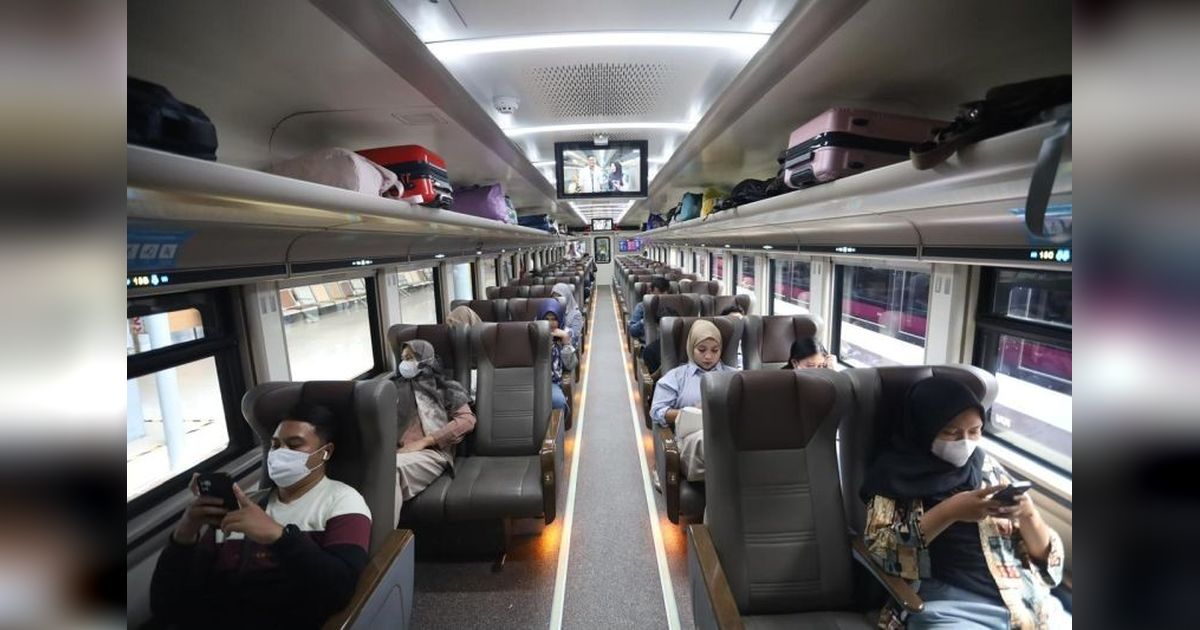 Libur Paskah, Penumpang Kereta dari Jakarta Capai 30 Ribu Orang, KAI Daop 1 Pastikan Kesiapan Layanan