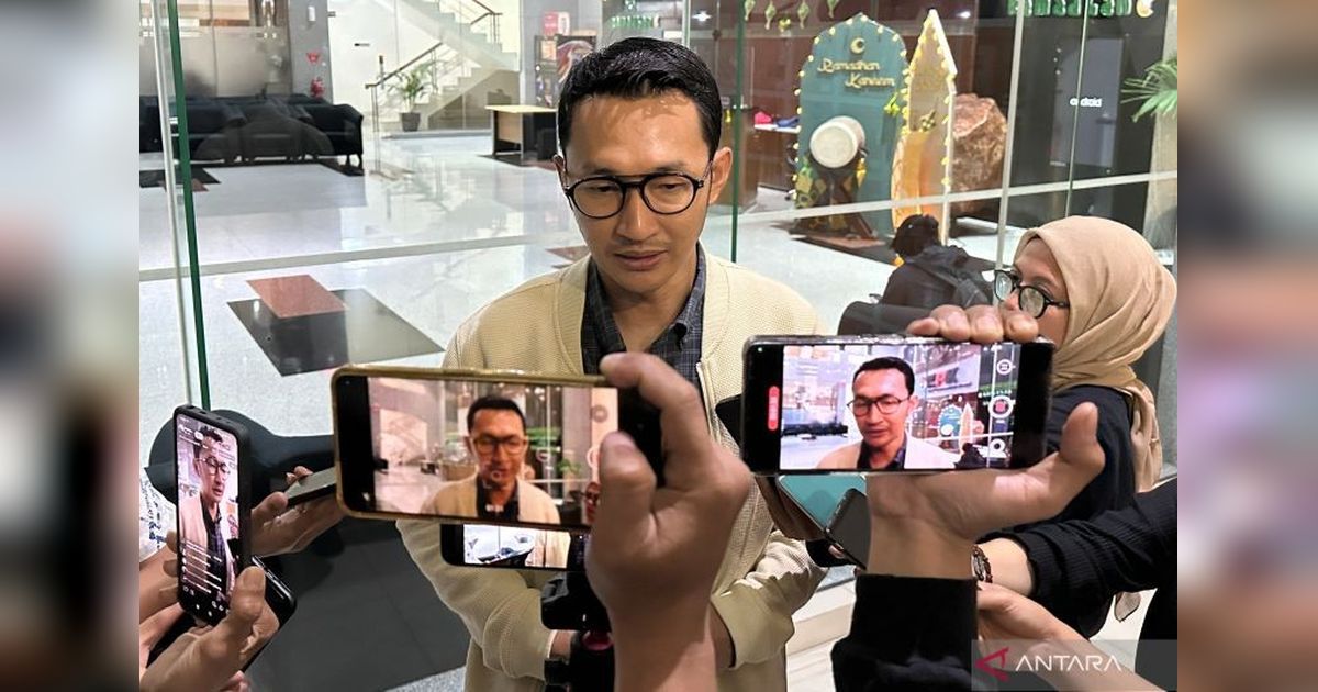 Pengusaha Rokok Muhammad Suryo Mangkir Panggilan KPK dalam Kasus Bea Cukai