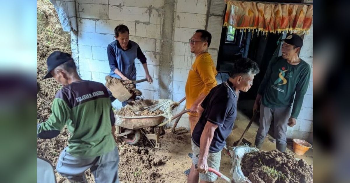 BPBD Tulungagung Tangani Dua Titik Longsor di Pagerwojo Usai Hujan Deras