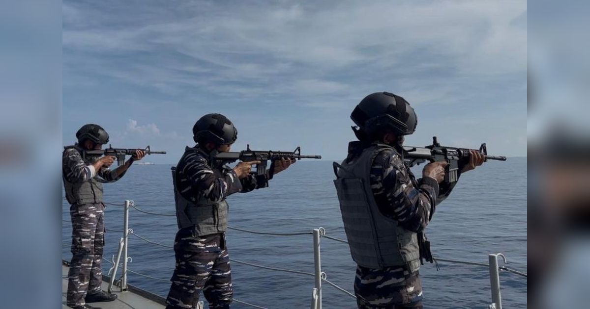 Latihan Menembak KRI Silas Papare-386 di Laut Natuna Utara Tingkatkan Kesiapsiagaan TNI AL