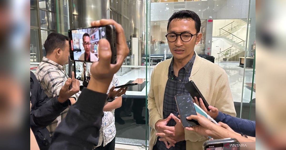 KPK Periksa Robert Bonosusatya Terkait Pungutan Perusahaan Tambang di Kukar