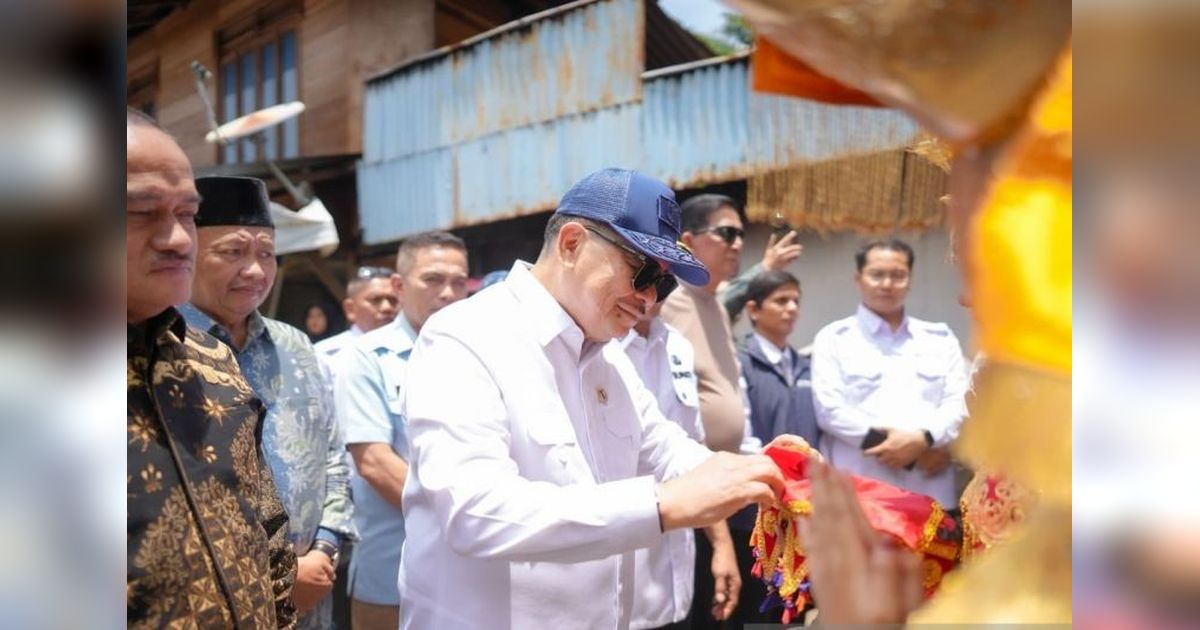 PERADI Salurkan Bantuan Jembatan Gantung, Tingkatkan Konektivitas di Kabupaten Solok