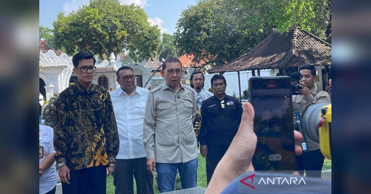 Menbud Pastikan Keraton Kasepuhan Segera Jadi Cagar Budaya Nasional
