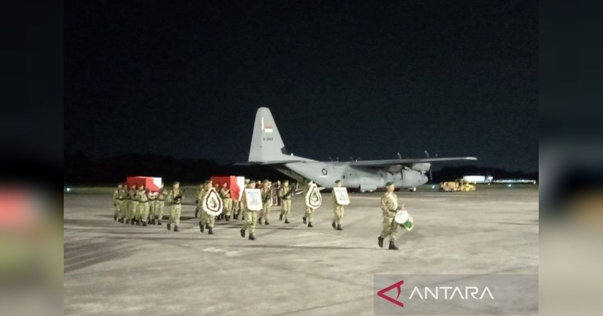 Jenazah Prajurit TNI Gugur Lebanon Diserahkan ke Keluarga, Dimakamkan Secara Militer