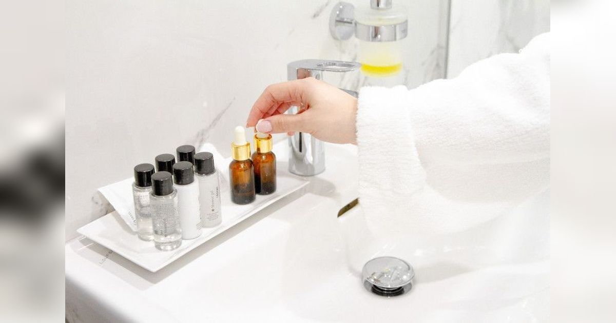 Rahasia Kulit Lembap dan Bercahaya: Pentingnya Skincare dengan Hyaluronic Acid