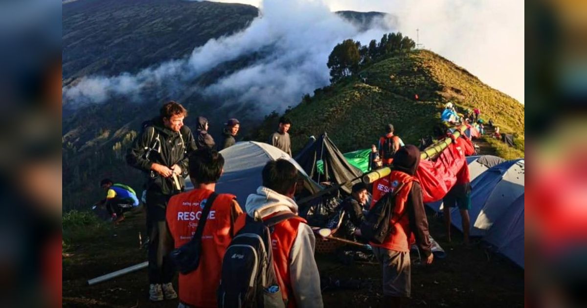 Tim Gabungan Berhasil Evakuasi Korban Kecelakaan WNA di Jalur Pendakian Gunung Rinjani