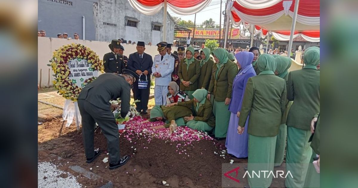 Pemakaman Kopda Anumerta Farizal: Prajurit Perdamaian Gugur di Lebanon Dimakamkan Militer di Kulon Progo