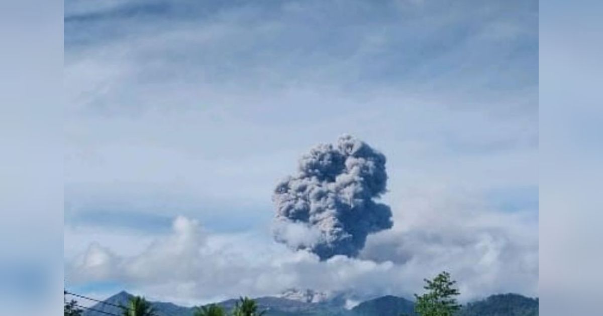 Erupsi Gunung Dukono: Semburkan Abu Vulkanik 1.600 Meter, Status Waspada