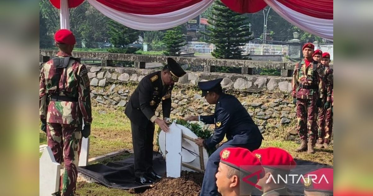 Panglima TNI Pimpin Pemakaman Militer Pasukan Perdamaian di Bandung
