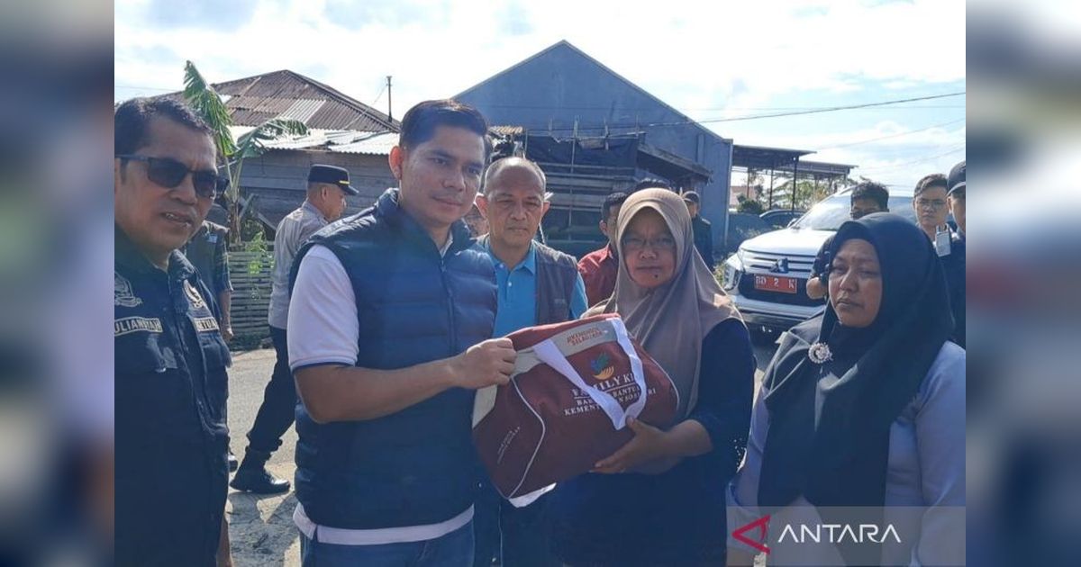 Pemkab Rejang Lebong Salurkan Bantuan Korban Angin Puting Beliung, Puluhan Rumah Rusak Parah