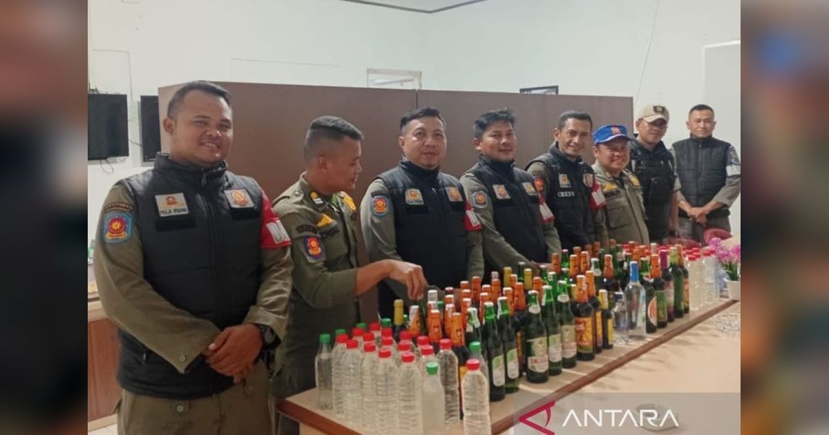 Satpol PP Cianjur Sita Ratusan Miras dari Kios Berkedok Depot Jamu, Gencarkan Operasi