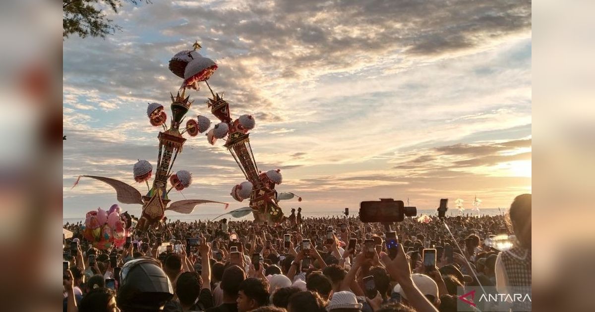 Pariaman Siapkan Hoyak Tabuik Piaman 2026, Targetkan Ribuan Wisatawan dan Dukungan Kemenpar