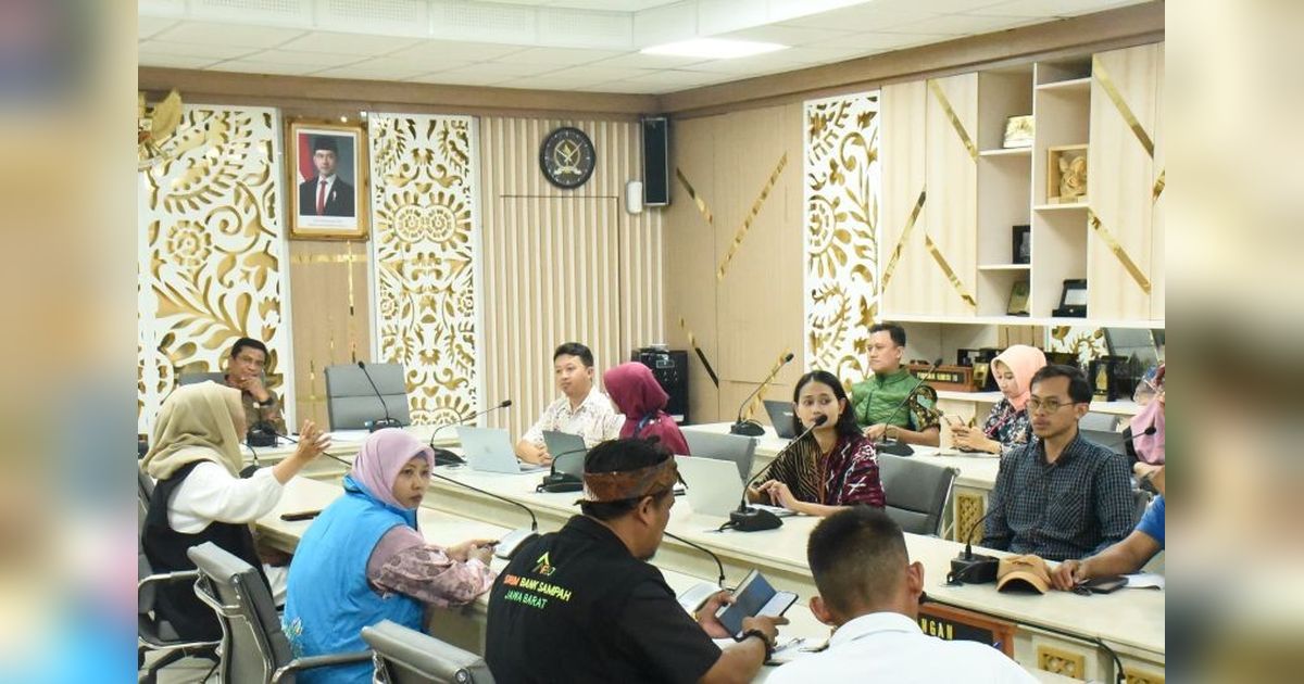 DPRD Jabar Soroti Minimnya Dukungan Pemerintah Bank Sampah, Dorong Sinergi Atasi Limbah