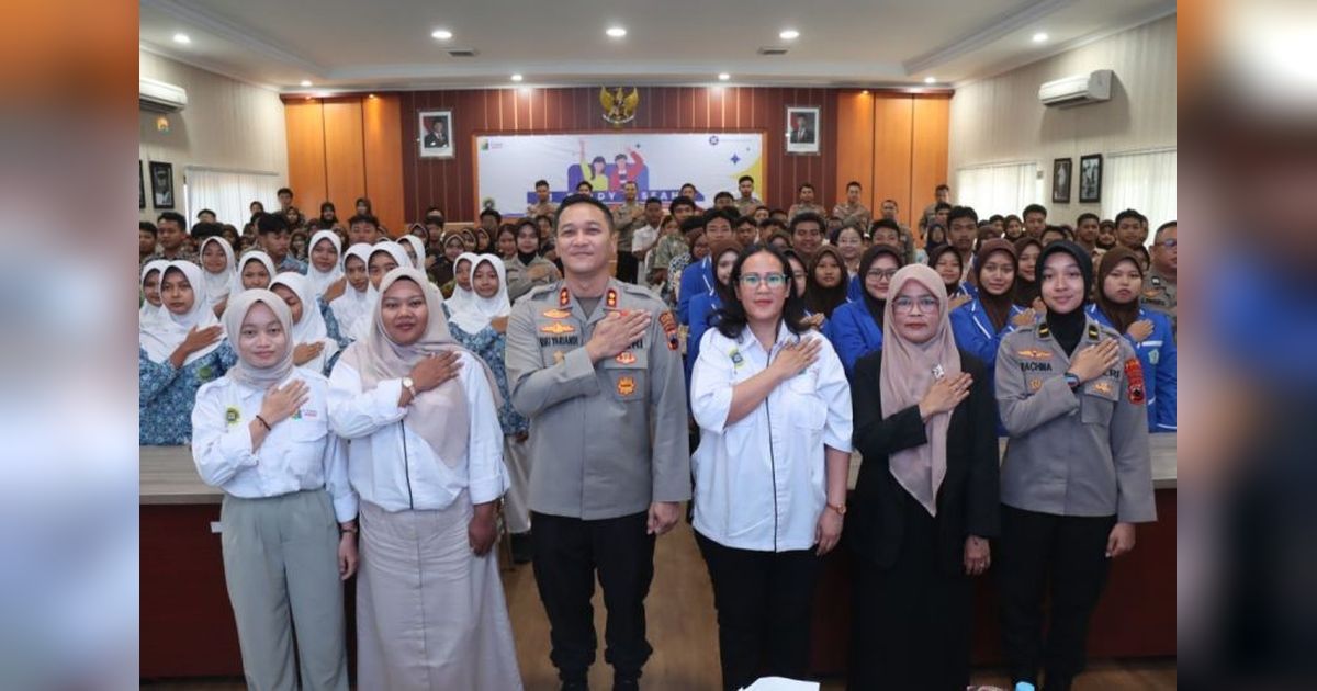 Polres Pekalongan Kota Bekali Pelajar Bijak AI Hadapi Era Digital