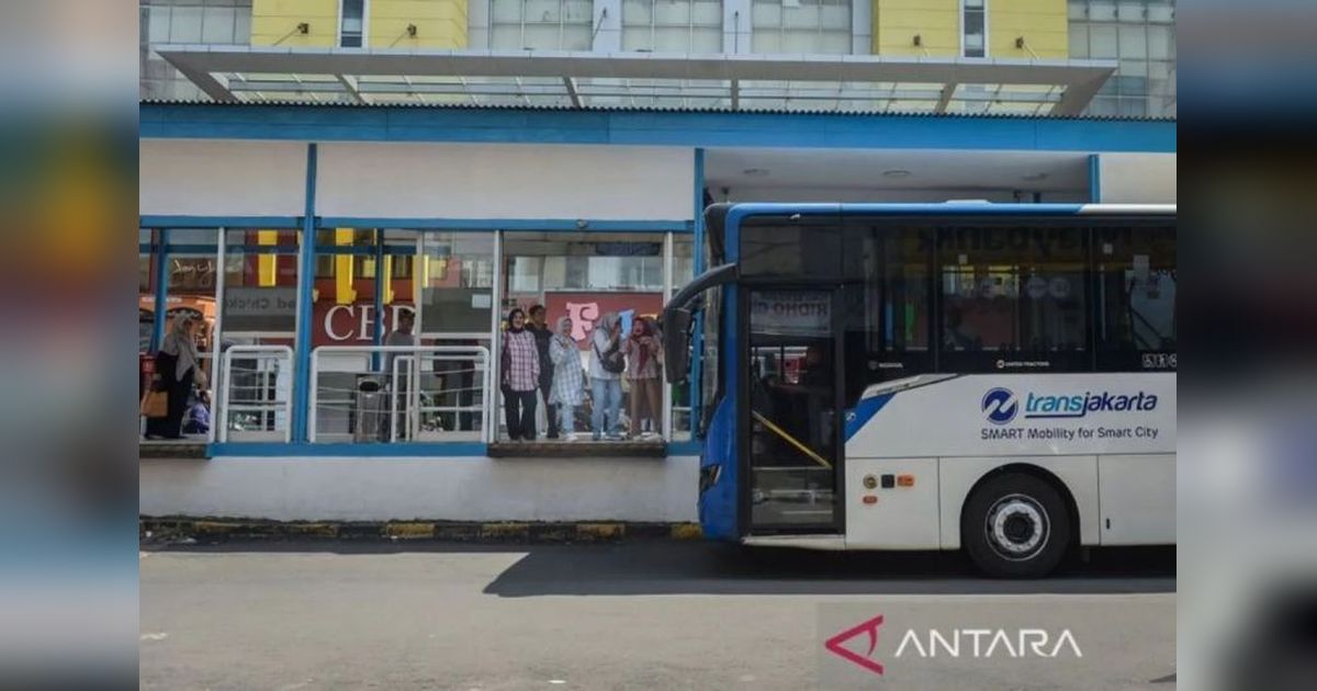 Panduan Angkutan Umum Lebaran Betawi 2026: Rute Transjakarta dan Commuter Line Menuju Lapangan Banteng
