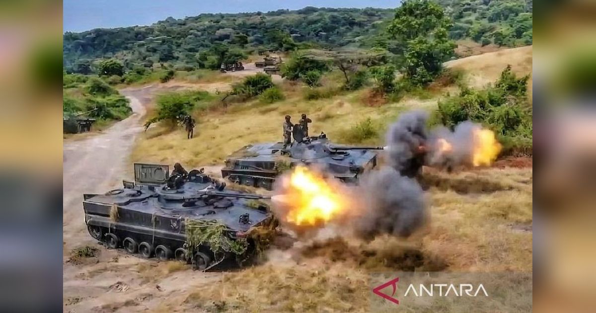 Latihan Yontankfib 2 Mar: Prajurit Marinir Pertajam Kemampuan Serangan di Situbondo