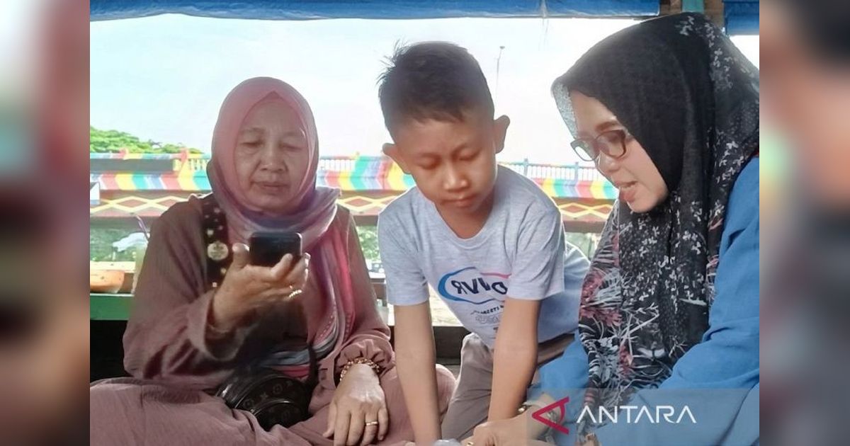 Pentingnya Kerja Sama Keluarga dalam Pola Asuh Digital untuk Tumbuh Kembang Anak