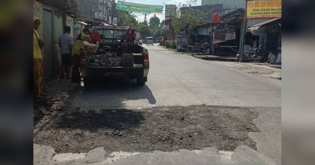 Pemkot Tangerang Gencarkan Perbaikan Jalan di Perbatasan, Prioritaskan Kenyamanan Pengguna Jalan
