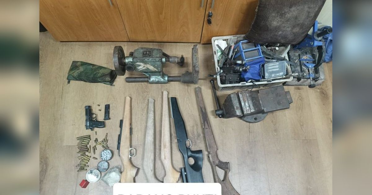 Polri Tangkap Ki Bedil, Otak Penjualan Senjata Api Ilegal 20 Tahun di Jabar