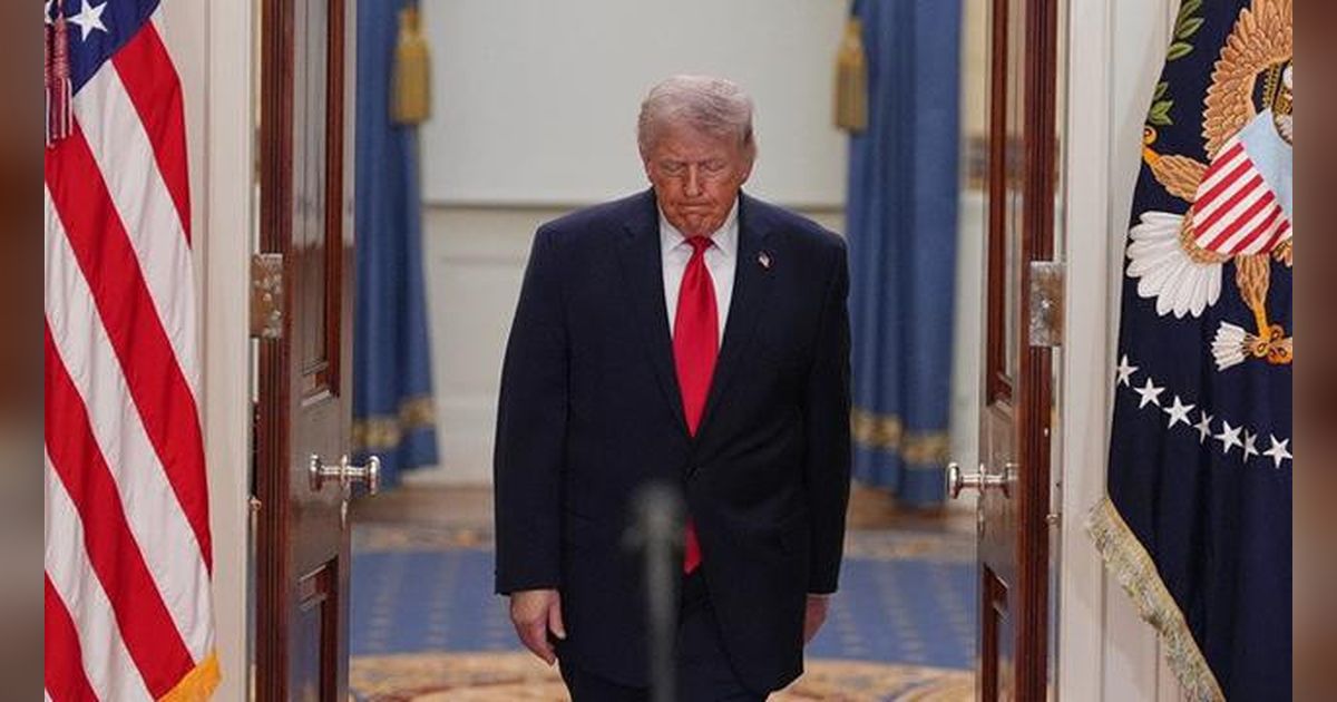 Trump Menolak Tegas Minta Maaf ke Paus Leo Usai Lontarkan Kritikan Tajam