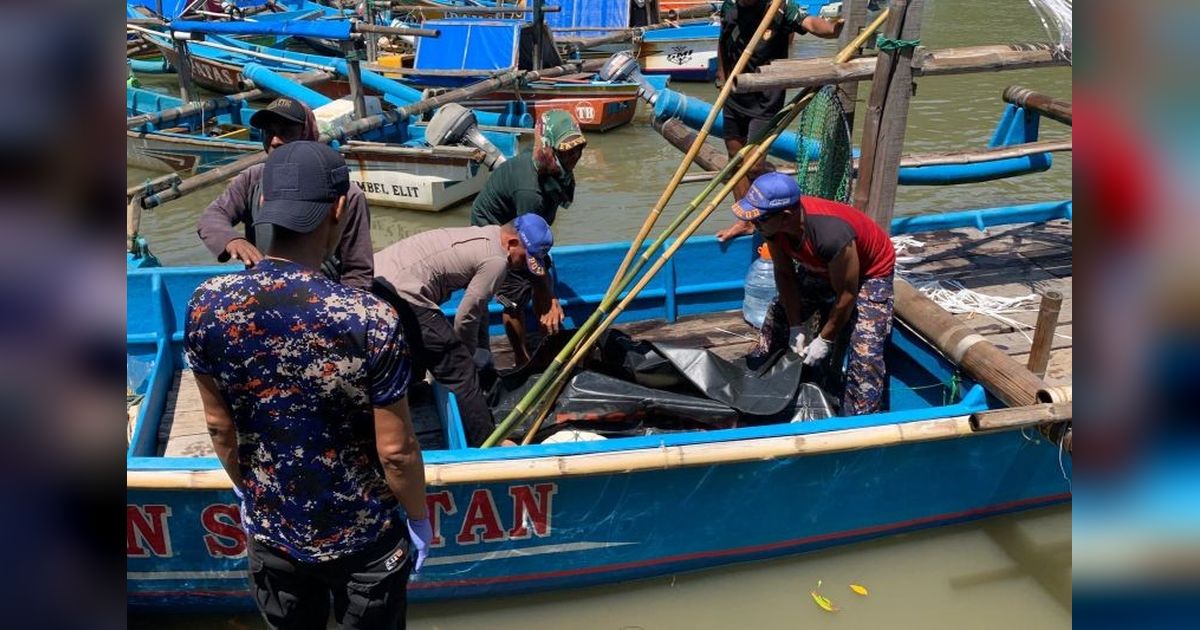 Satpolairud Evakuasi Jasad Perempuan Terapung di Perairan Garut, Identitas Terungkap