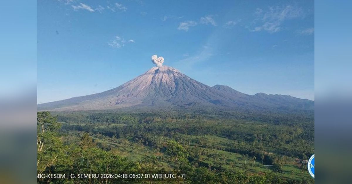 Gunung Semeru Erupsi Pagi Ini, Kolom Abu Teramati 700 Meter ke Barat Daya