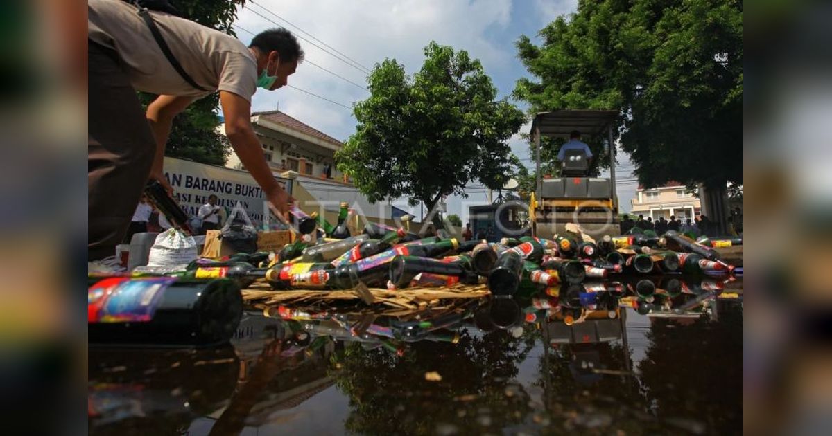 Polisi Amankan Dua Pelajar SMA di Garut Terlibat Penjualan Miras Online