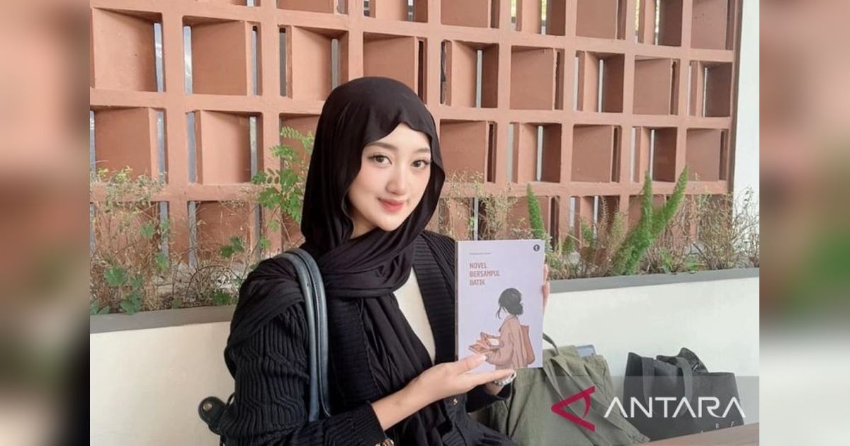 Kajian Novel Bersampul Batik: Mahasiswa S2 UM Ungkap Agensi Perempuan di Tengah Tradisi