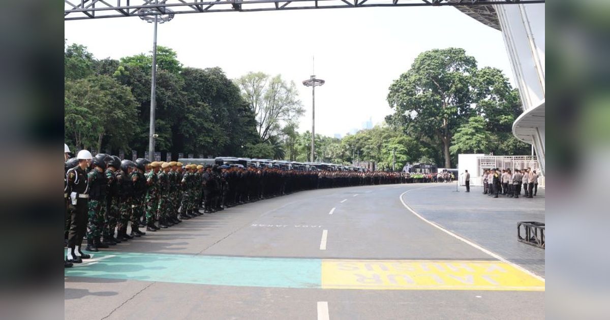Polres Metro Jakarta Pusat Kerahkan 1.647 Personel untuk Pengamanan Laga Barcelona Legends di GBK