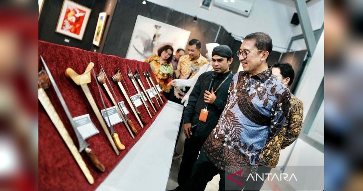 Menteri Fadli Zon Soroti Pentingnya Pelestarian Keris sebagai Simbol Budaya Bangsa di Pameran Seni dan Budaya Solo